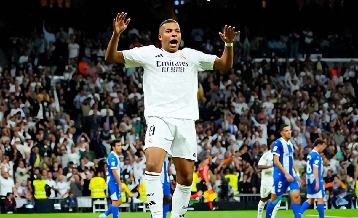 登录入口-费德勒重返赛场,败北首场状态出色,皇家马德里观众沸腾!-登录入口