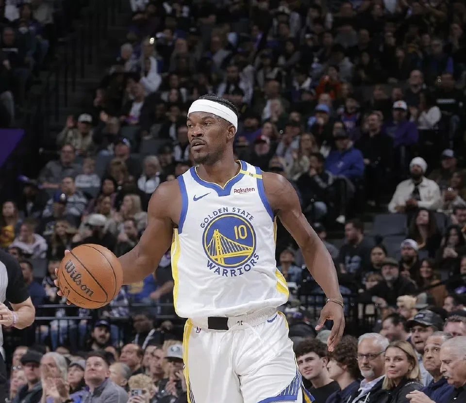 官方平台-巴特勒重要时刻比赛局势复杂,巴塞罗那带队取胜!-官方平台