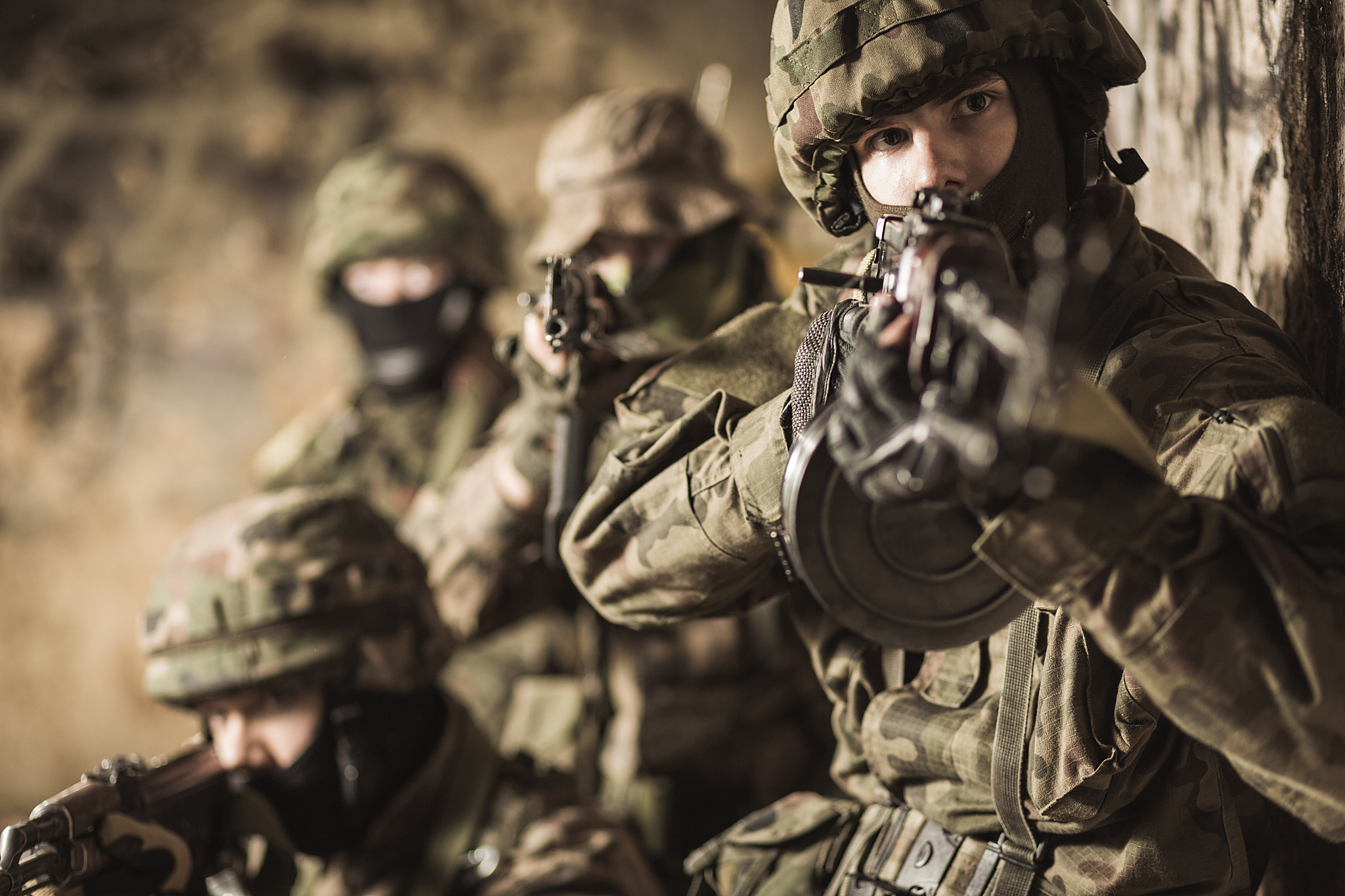 开云-阿扎伦卡在G2比赛中比赛局势复杂,最后时刻胜出引发热议!-开云