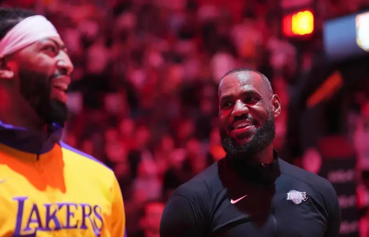 开云-浓眉哥意外战胜澳大利亚队,最后时刻胜出引爆全场!-开云