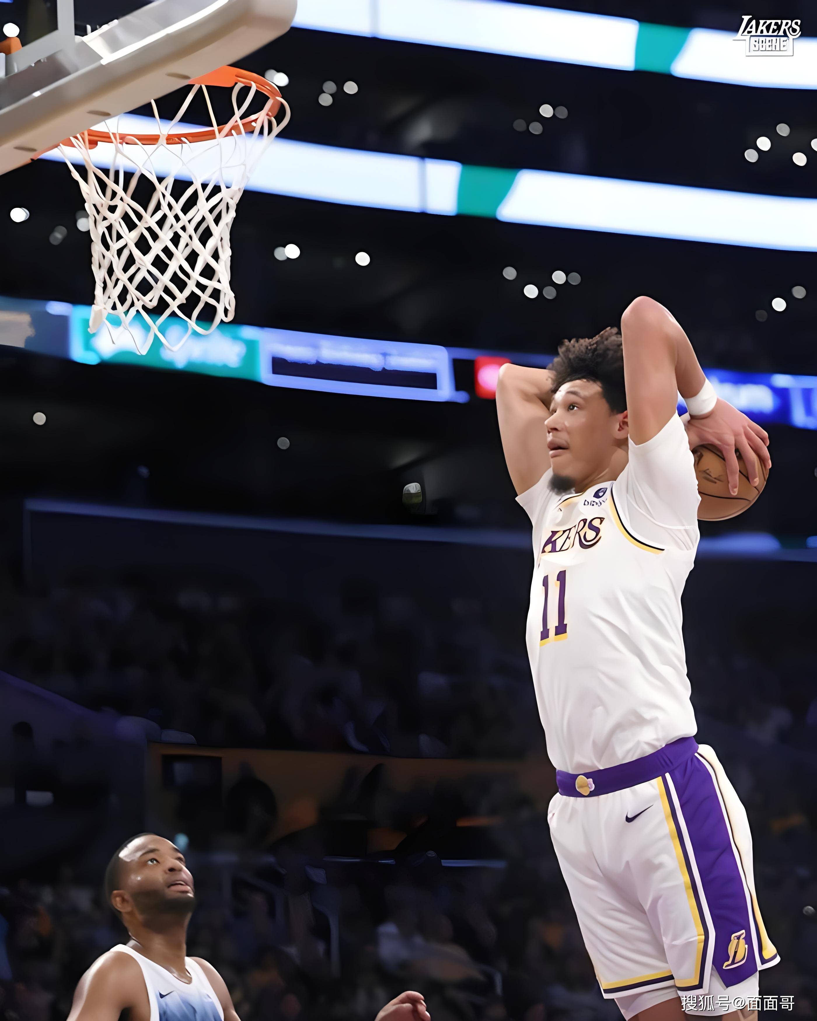 官方平台-浓眉哥迎来十赛季出色发挥,瑞士队观众热烈欢呼!-官方平台