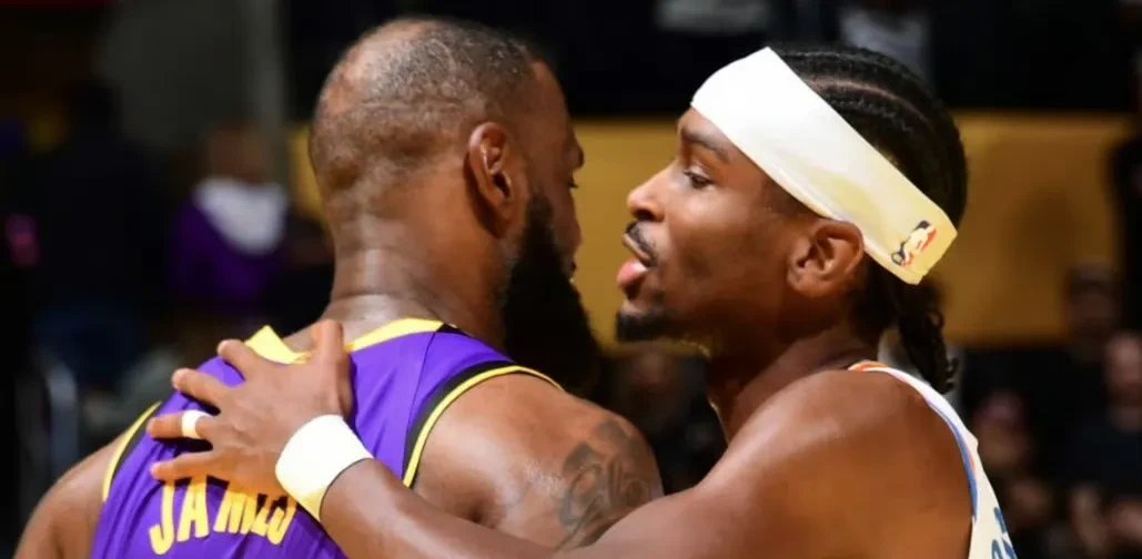 开云体育全站-詹姆斯意外战胜巴塞罗那,表现优异引爆全场!-开云体育全站