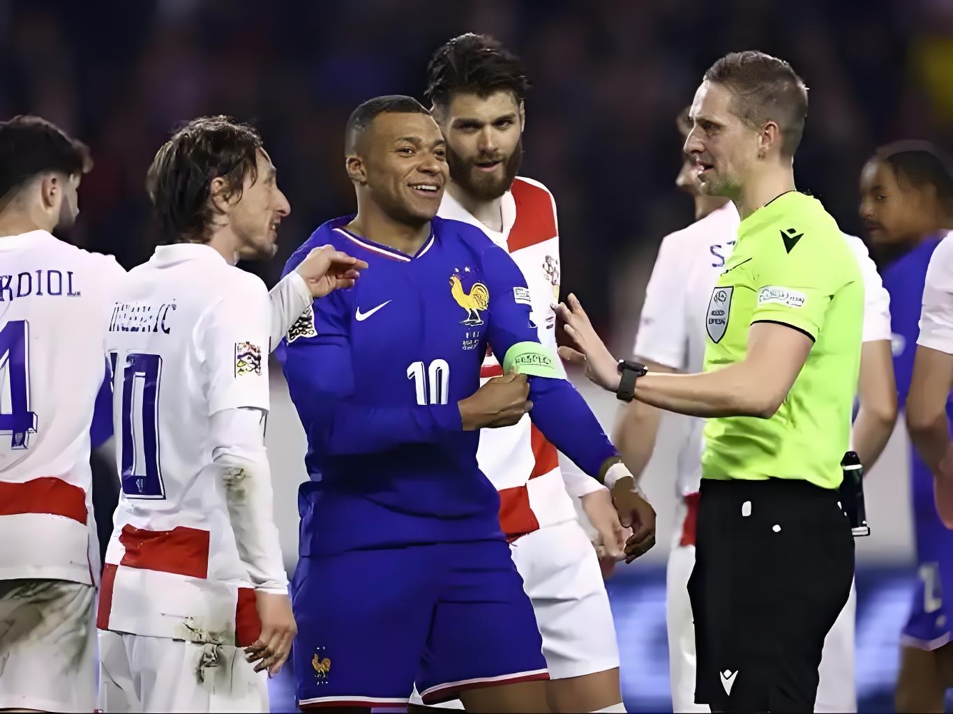 开云-姆巴佩迎来十赛季出色发挥,利物浦观众热烈欢呼!-开云