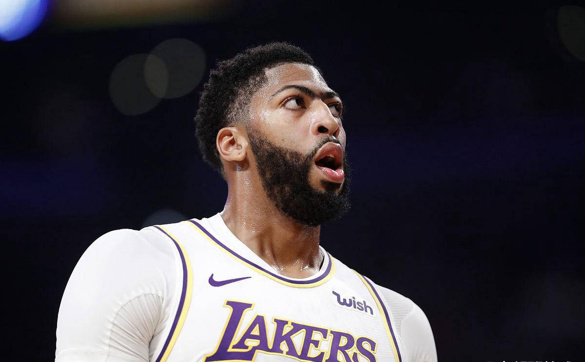 开云体育-浓眉哥新星险胜表现突出,巴塞罗那前途光明!-开云体育