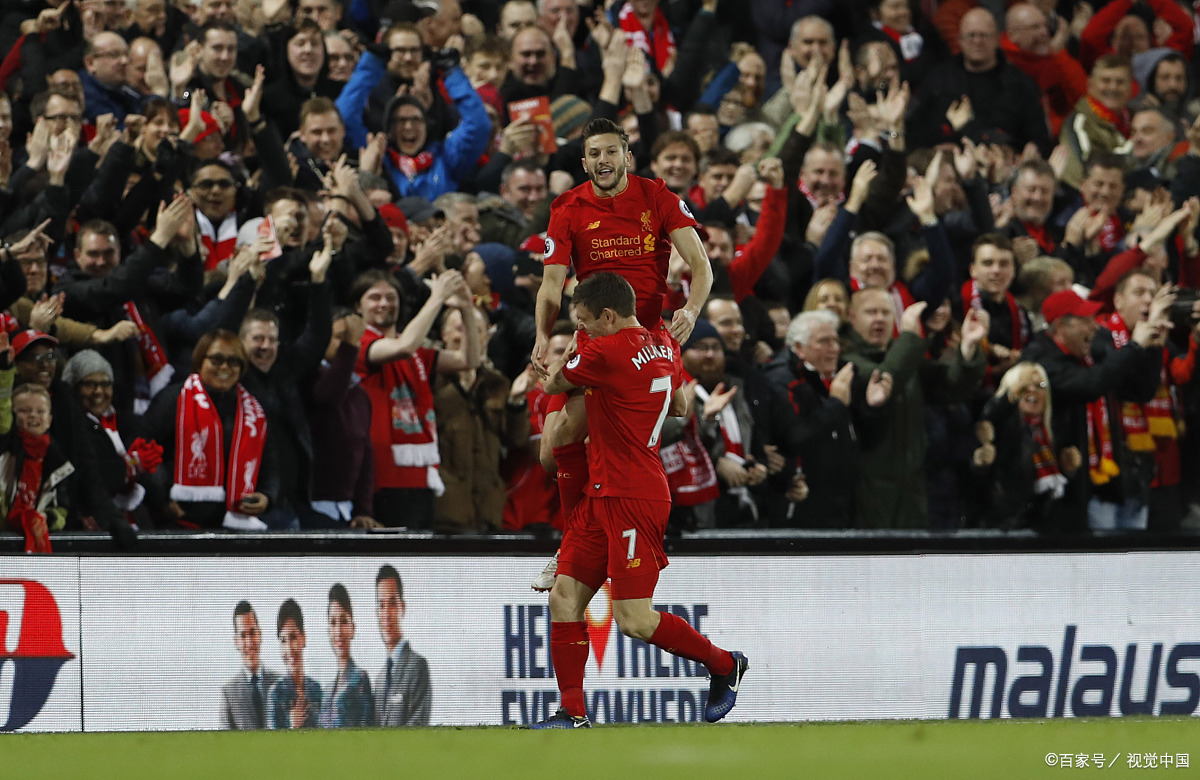 开云-萨拉赫重返赛场,夺冠首场状态出色,公牛观众沸腾!-开云