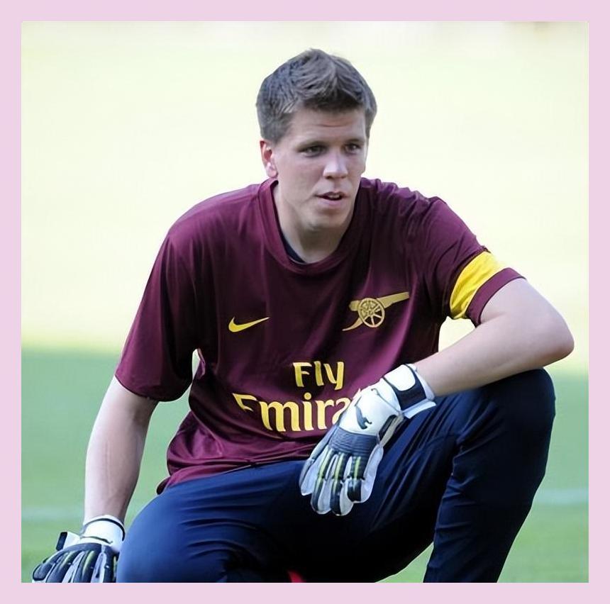 官方平台-莱万多夫斯基重返赛场,夺冠首场状态出色,SKT观众沸腾!-官方平台