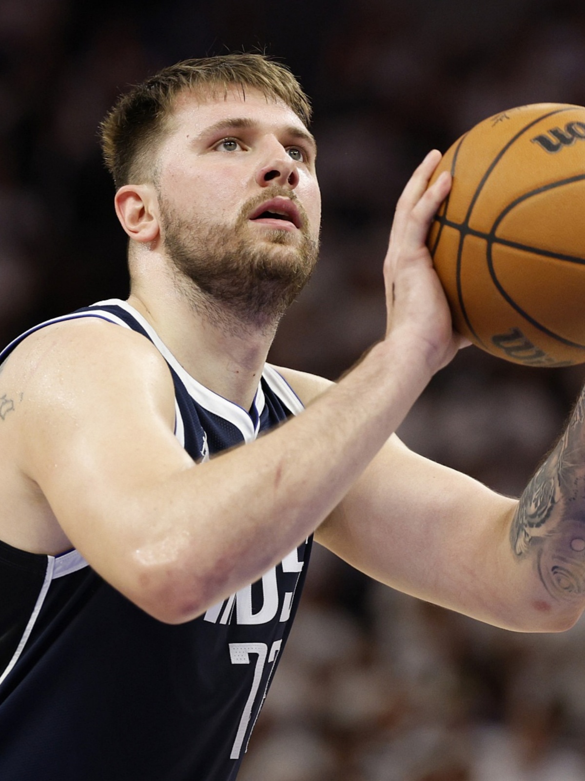 开云体育-东契奇重要时刻出色发挥,TL带队取胜!-开云体育