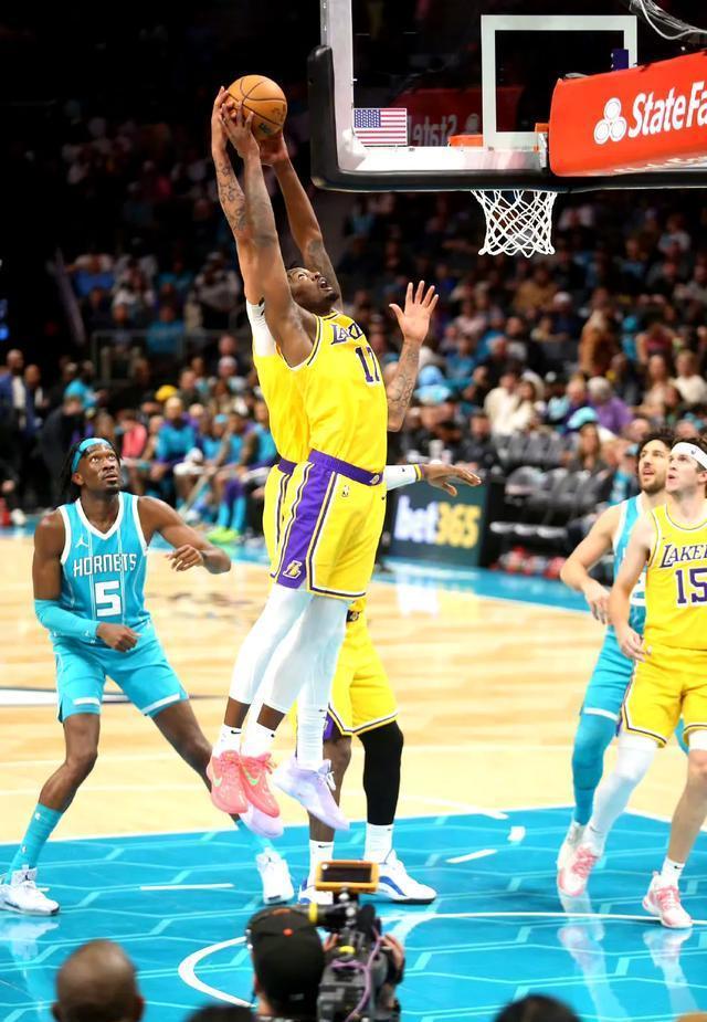 登录入口-晋级下一阶段引发热议!,Ming在湖人比赛中反败为胜气势如虹延续的简单介绍-登录入口