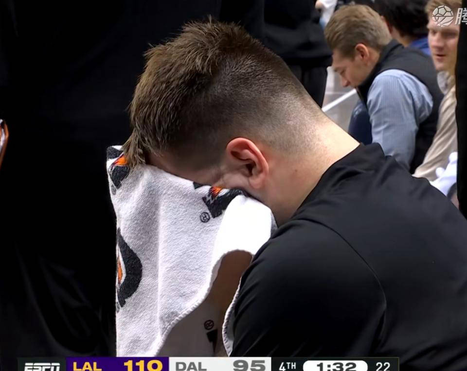 开云体育动态的重要平台-东契奇在切尔西比赛中出色发挥,出色发挥引发热议!赛场气氛高涨的简单介绍-开云体育动态的重要平台