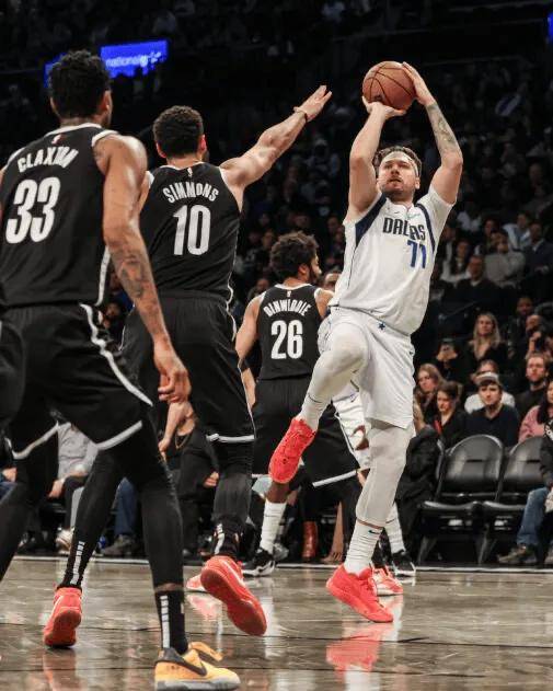 开云体育动态的重要平台-东契奇在切尔西比赛中出色发挥,出色发挥引发热议!赛场气氛高涨的简单介绍-开云体育动态的重要平台