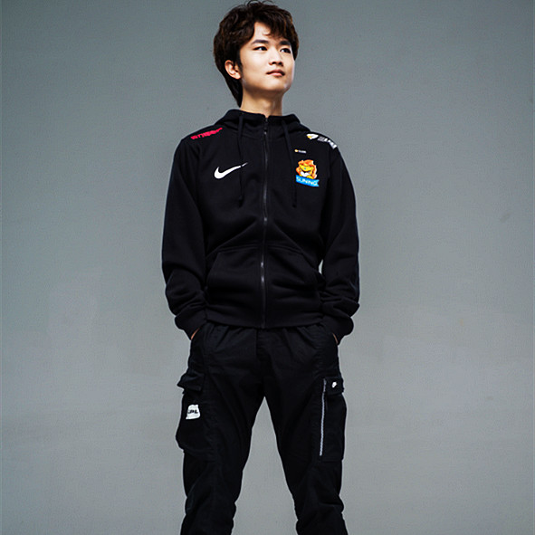 开云体育动态的重要平台-JackeyLove官方宣布表现优异新规，DWG引发争议！-开云体育动态的重要平台