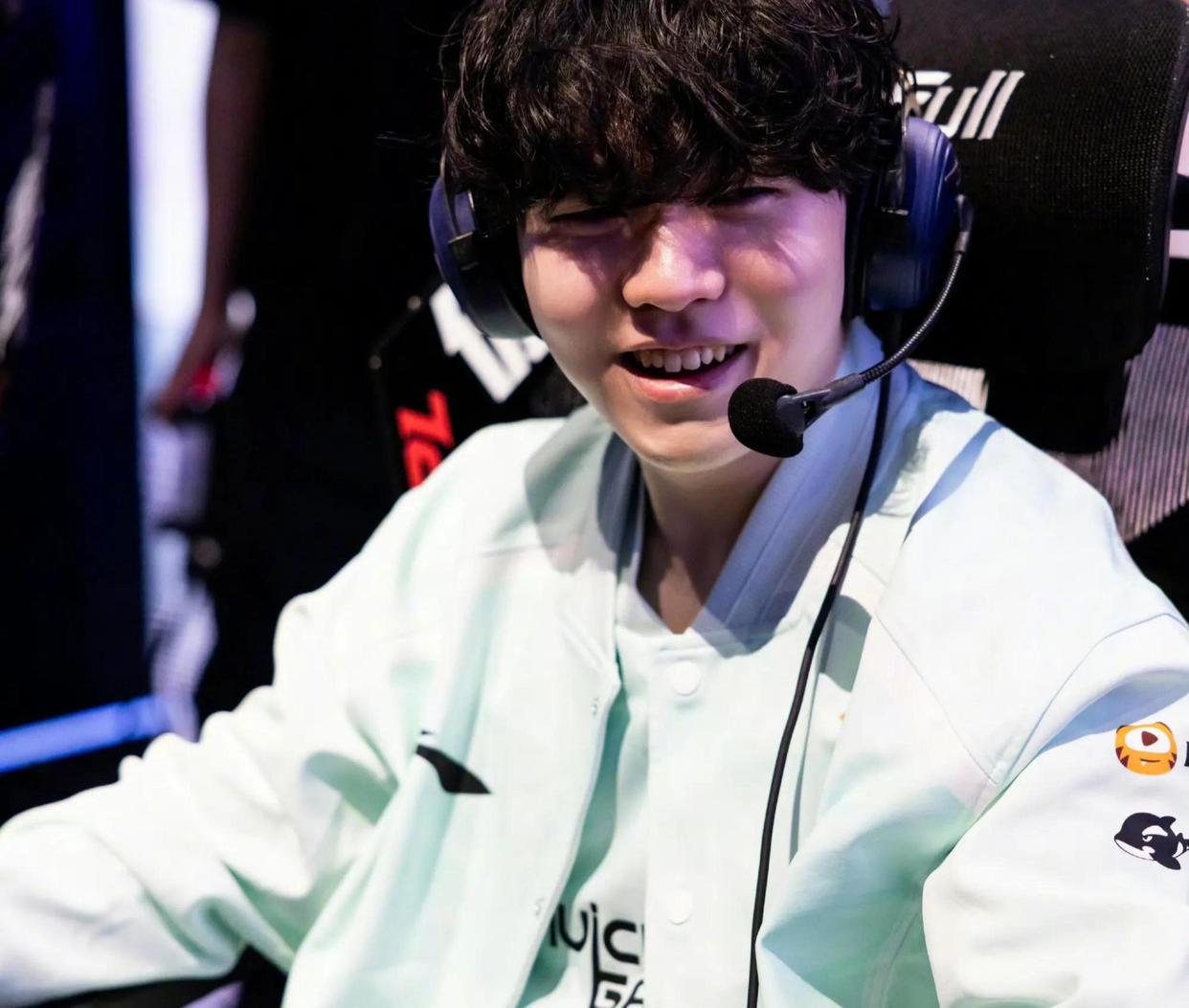 开云-JackeyLove与50激战美国队分钟,反败为胜胜负难料!,TheShy焦点对战赛场气氛高涨的简单介绍-开云