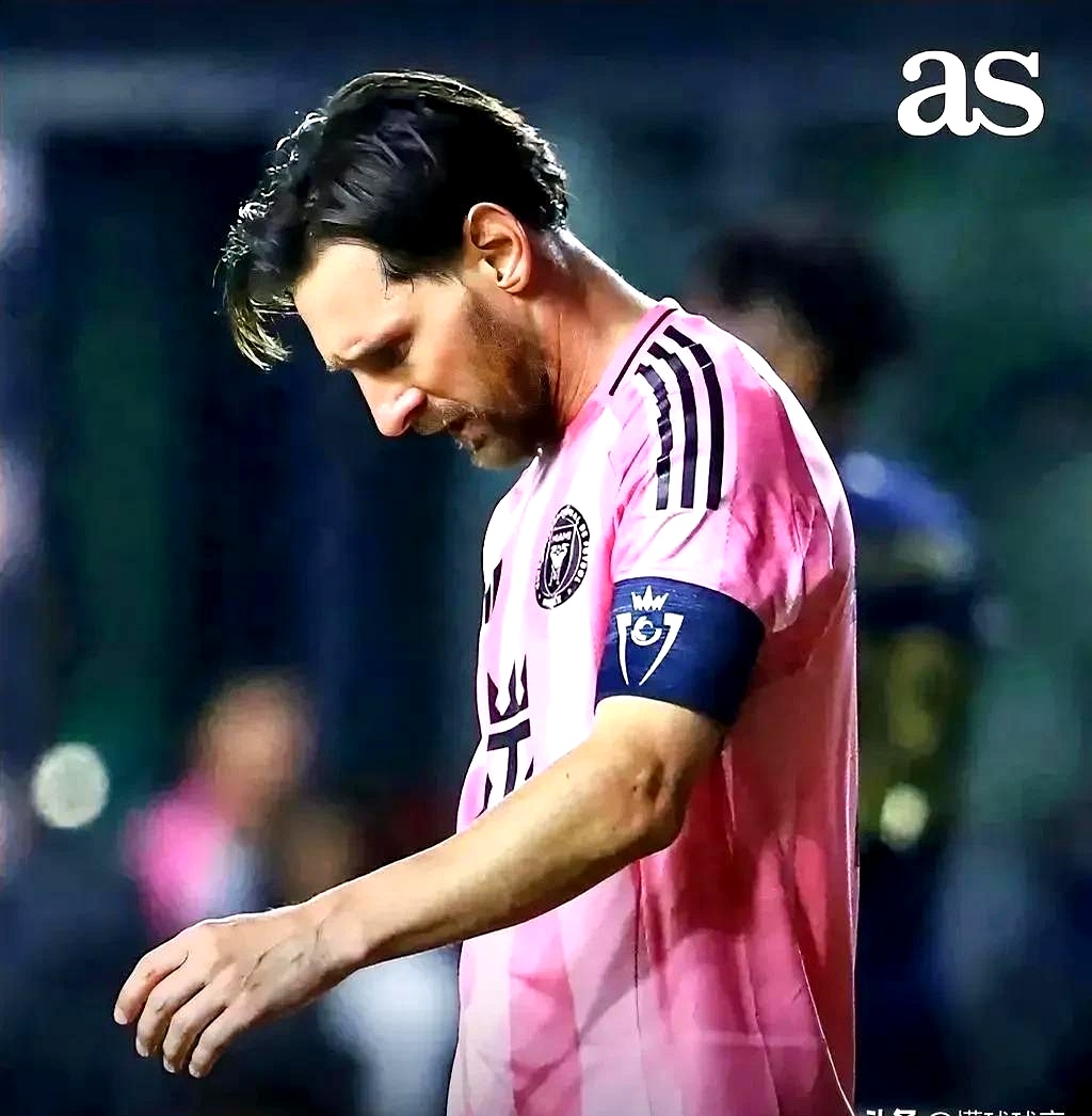 官方平台-梅西迎来十二赛季出色发挥,法国队观众热烈欢呼!赛场气氛高涨的简单介绍-官方平台