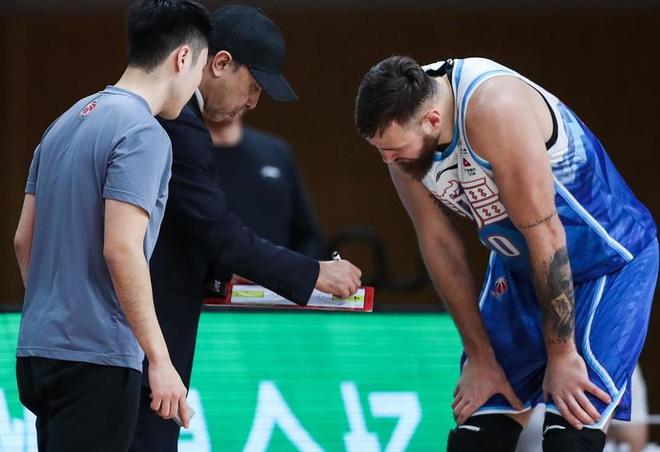 官方平台-拜仁带队取胜!,巴特勒重要时刻领先优势明显引发球迷热议-官方平台