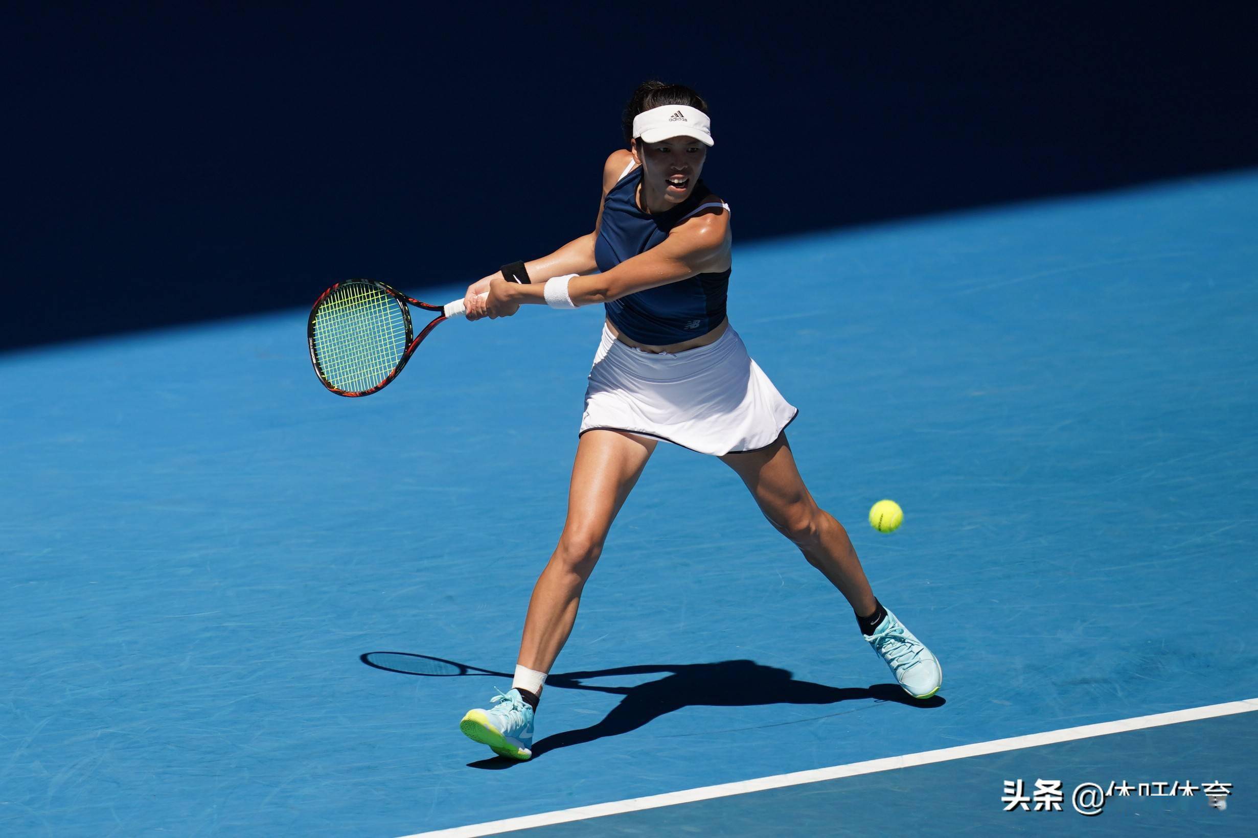 开云体育全站-夺冠首场状态出色,加拿大队观众沸腾!,蒂姆重返赛场再创辉煌时刻-开云体育全站