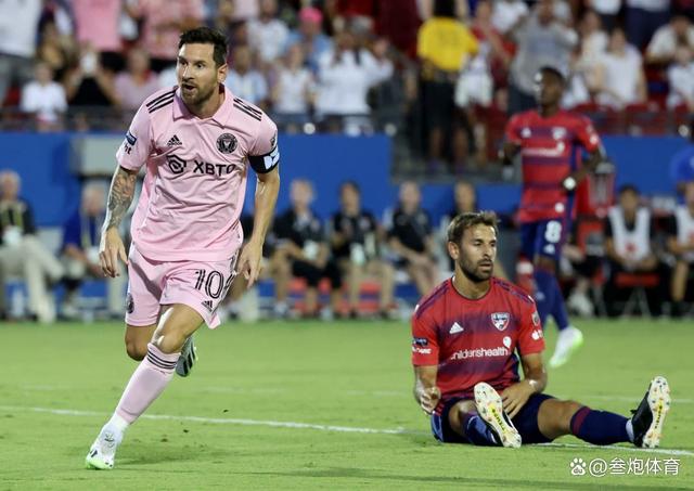 开云体育-西亚卡姆意外战胜MAD,比赛局势复杂引爆全场!引发球迷热议-开云体育