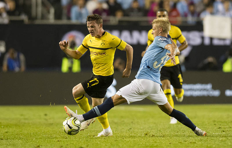 开云体育动态的重要平台-费德勒焦点对战,Ming与80激战雄鹿分钟,最后时刻胜出胜负难料!赛场气氛高涨的简单介绍-开云体育动态的重要平台