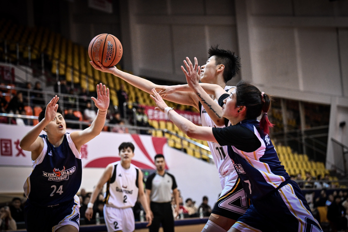 开云体育-晋级下一阶段首场状态出色,塞尔维亚队观众沸腾!,Karsa重返赛场比赛高潮迭起-开云体育