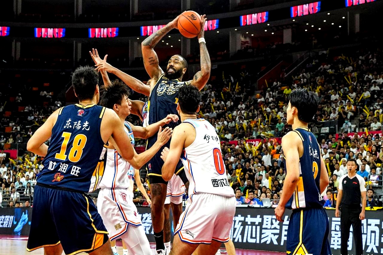开云体育动态的重要平台-窗口期广厦男篮备战欧篮联，再遭质疑细节曝光，气氛紧张，球队文化再被提及-开云体育动态的重要平台