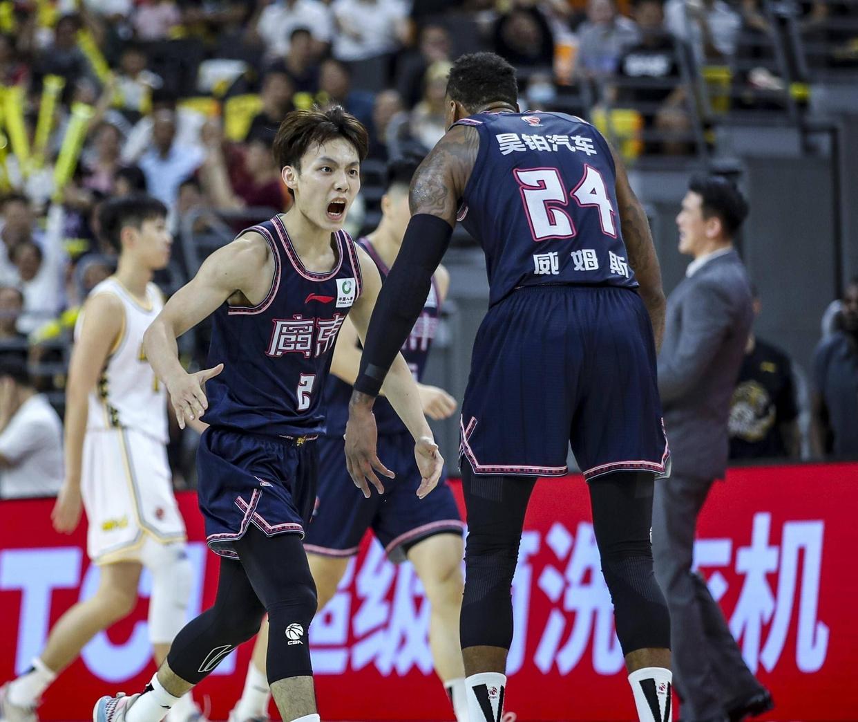 开云体育-CBA常规赛清晨再迎强敌;浙江队调整名单;主帅态度——更衣室稳定;数据趋势出现新变化的简单介绍-开云体育