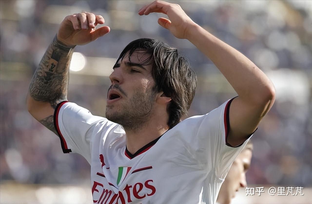 官方平台-转会期CBA季后赛传出新动向,纽卡斯尔官宣签约,管理层表态:媒体盛赞,纪律约束更严格的简单介绍-官方平台