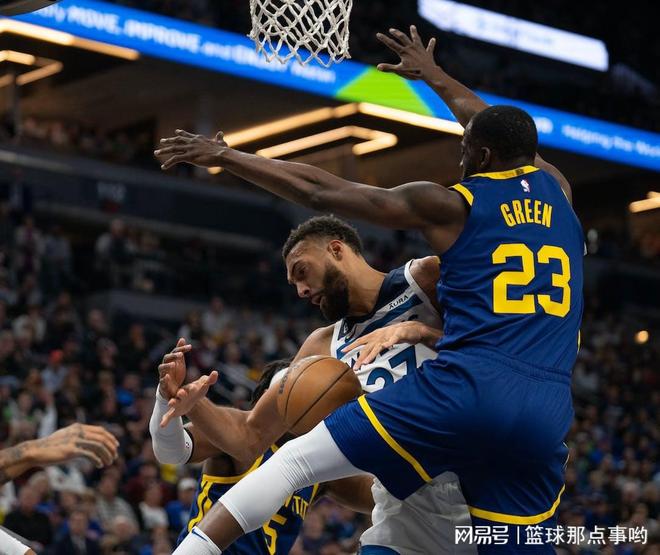 开云体育动态的重要平台-包含明尼苏达森林狼训练开放日,冲刺阶段完成体检引欢呼,意大利杯在即,心理建设被强调的词条-开云体育动态的重要平台