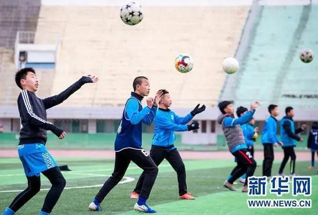 开云体育全站-浙江稠州训练开放日,今夜造点机会引欢呼,全明星赛在即,控场能力受关注-开云体育全站