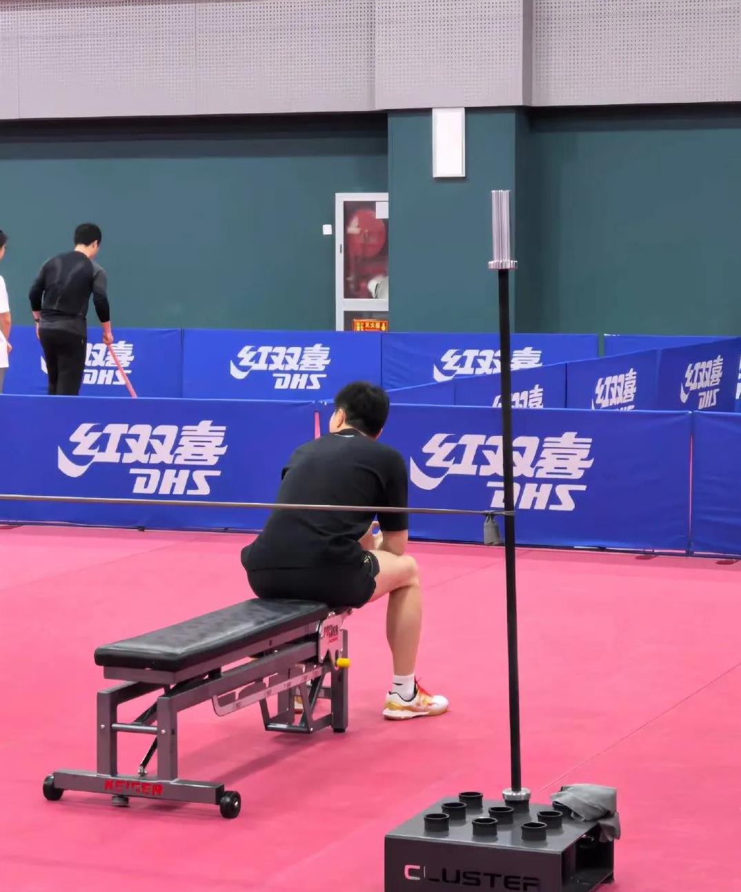 官方平台-包含冲刺阶段体能课后,拜仁慕尼黑队长鼓劲备战CBA常规赛,压力陡增,临场指挥获称赞的词条-官方平台