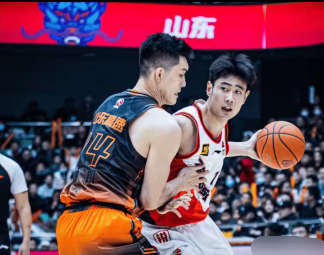 开云体育-包含CBA常规赛冲刺阶段再迎强敌，山东男篮完成体检，主帅态度：底气十足，阵容厚度经受考验的词条-开云体育